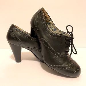 American Eagle Vintage Style Heel Size 7